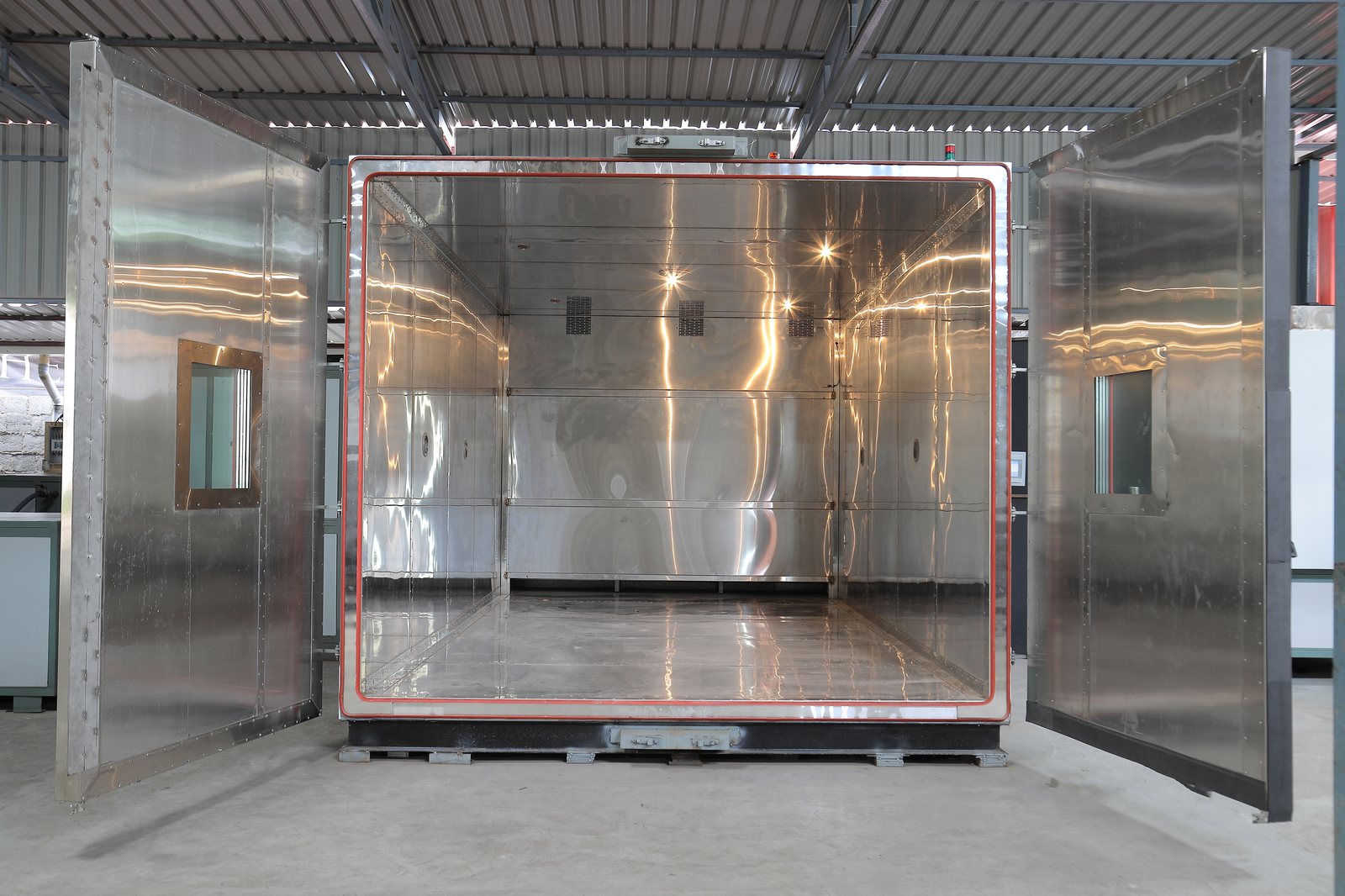 Walk-in chamber, doors open