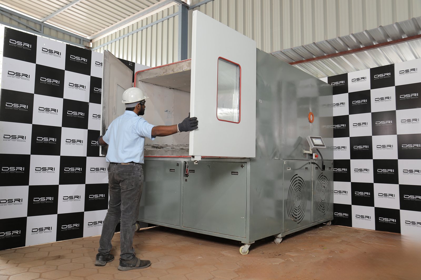 Loading a chamber