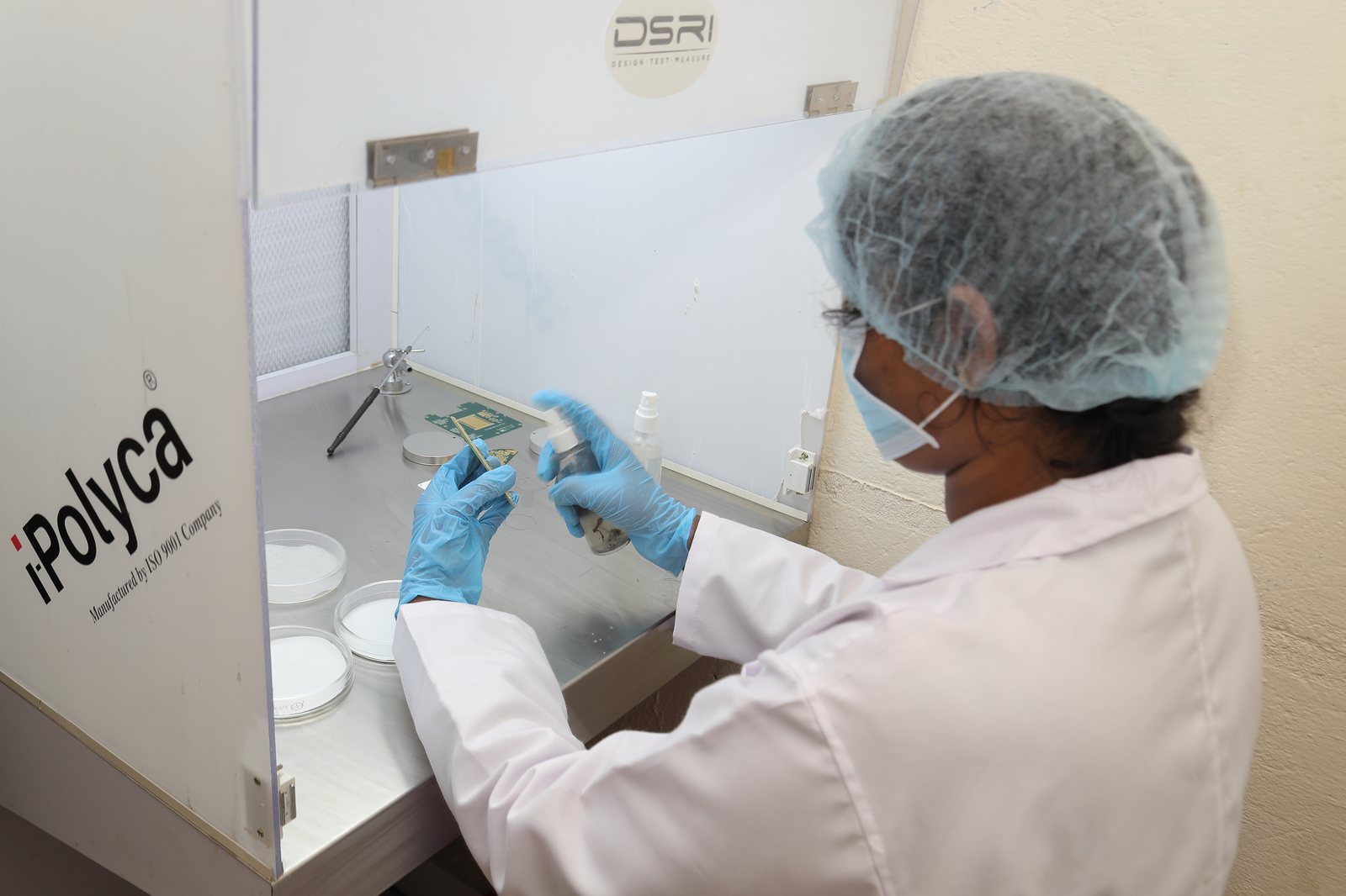 Preparing a mould-growth test