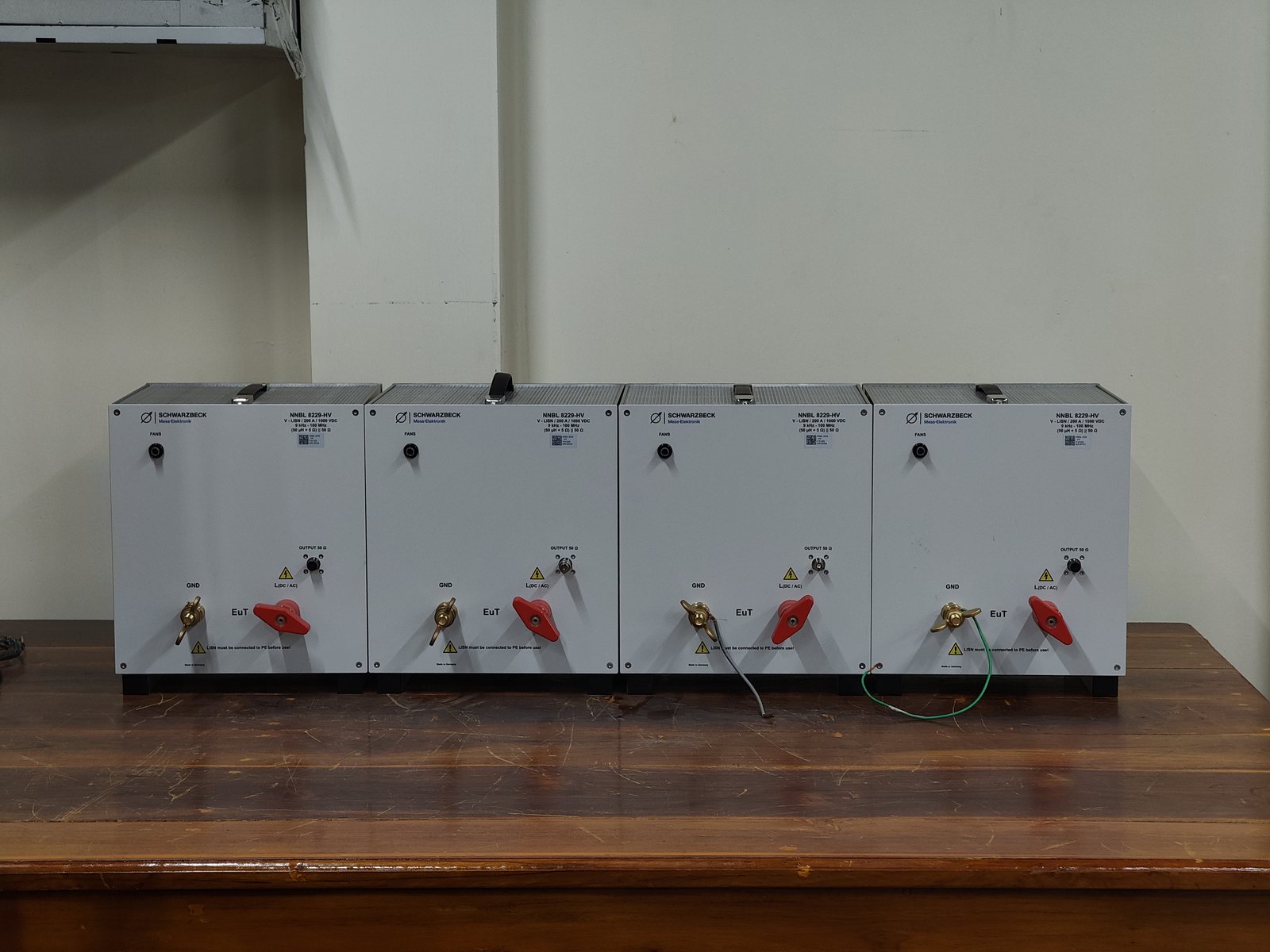 Line impedance stabilisation networks