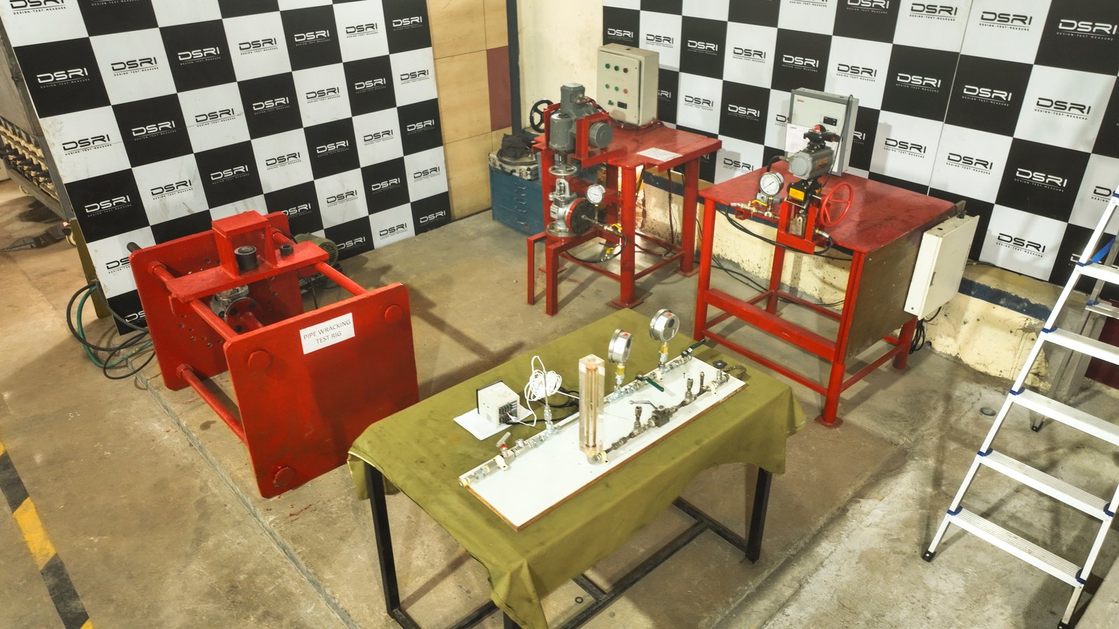Fluid flow test bay