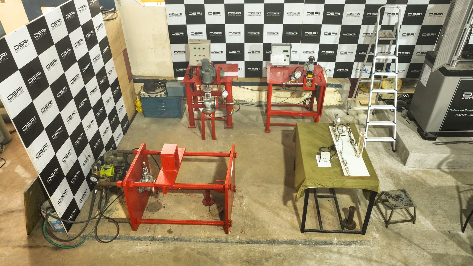 Valve test stands